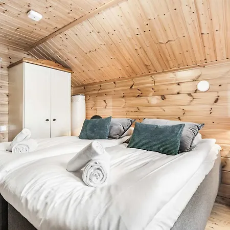 Snowtail Hideaway By Hilla *